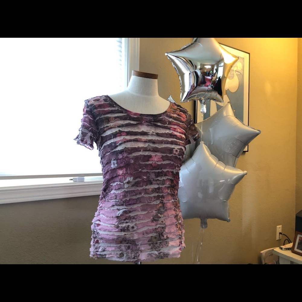 Springtime floral top - Picture 2 of 3